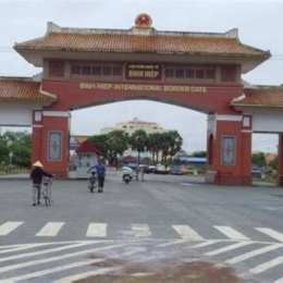 đá gà ở cửa khẩu bình hiệp