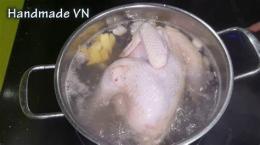 hướng dẫn sử dụng cách luộc gà ko nứt da