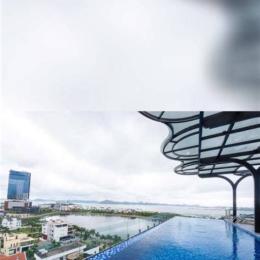 khách sạn gần bãi đá đen
