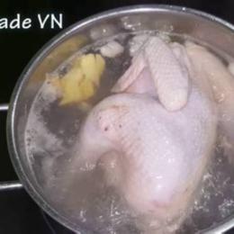 luộc gà không nứt da