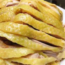 mẹo luộc gà da vàng giòn