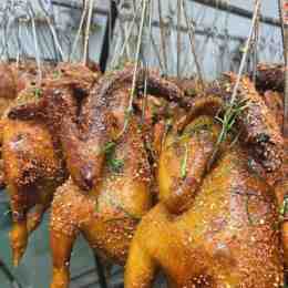 thịt gà luộc da vàng