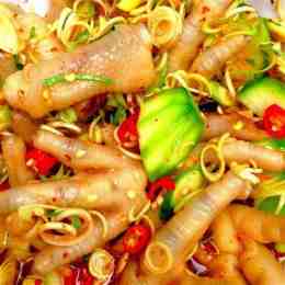 tính năng nổi bật chân gà sốt thái hấp dẫn