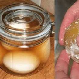 trứng gà ngâm giấm làm trắng da